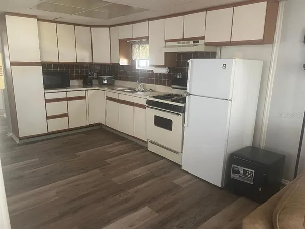 $1,100 | 1949 Hess Drive, Holiday, FL 34691