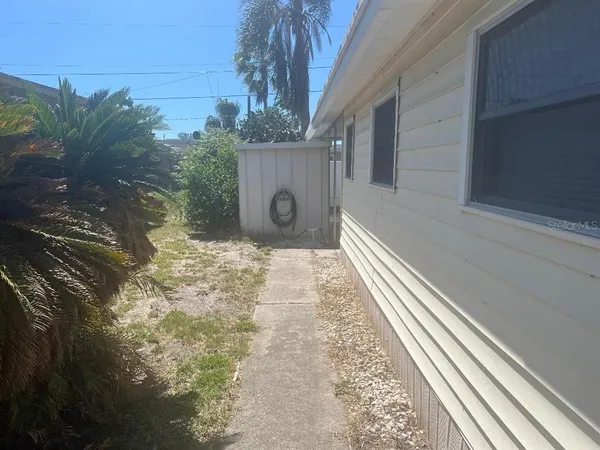 $1,100 | 1949 Hess Drive, Holiday, FL 34691