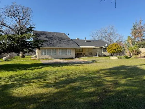 $450,000 | 31915 Pennyroyal Lane, Prather, CA 93651