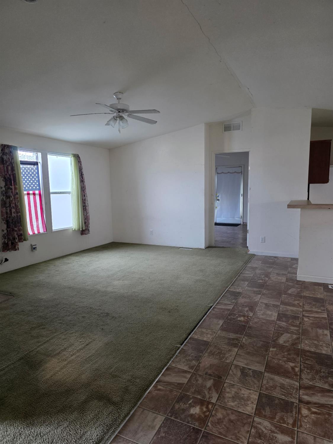 3901 Lake Road, Unit 29 West Sacramento, CA 95691 - Photo 4 of 15 en empty room with windows