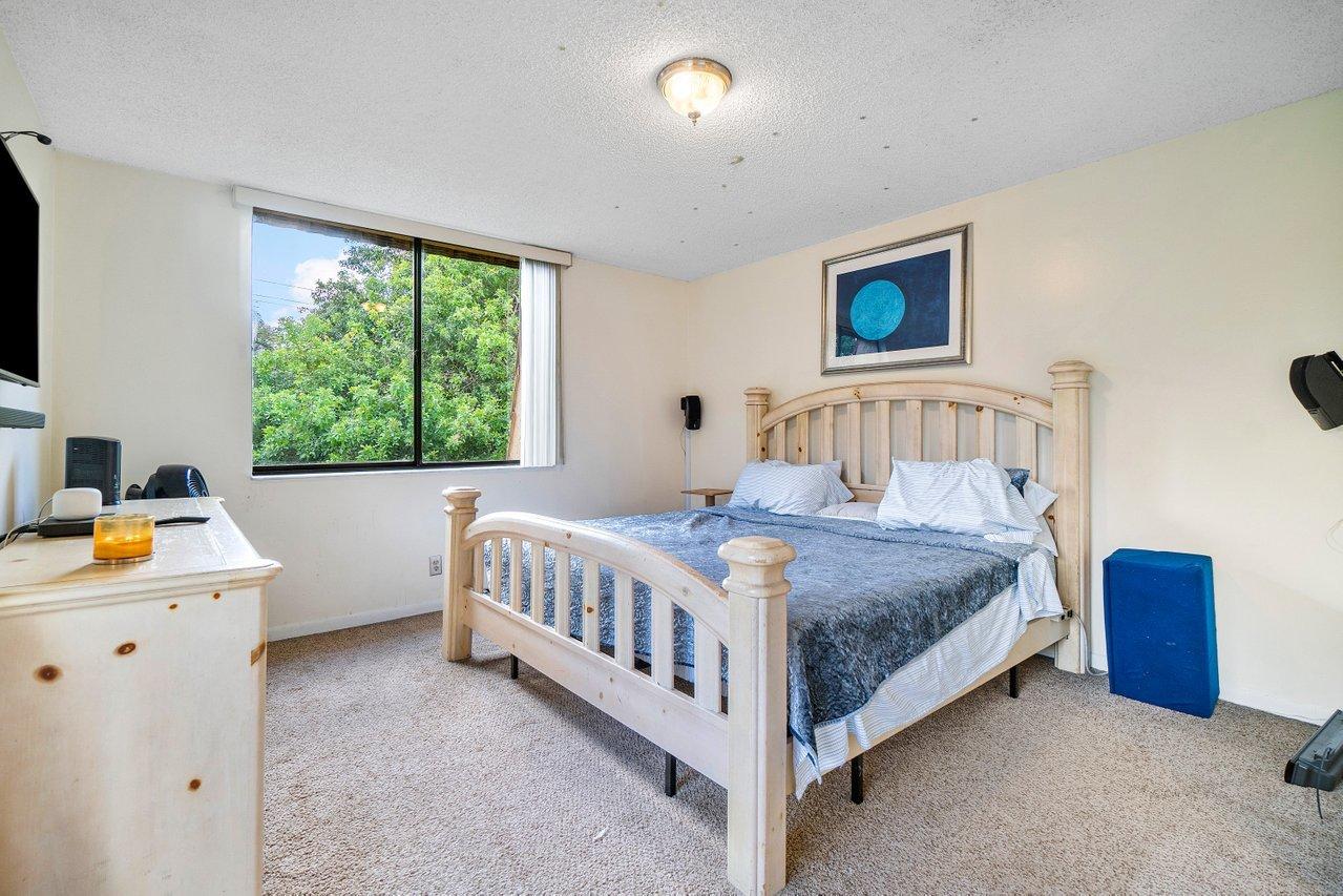 22946 Oxford Place, Unit B Boca Raton, FL 33433 - Photo 18 of 28 018-22946OxfordPlace-BocaRaton-FL-33433-