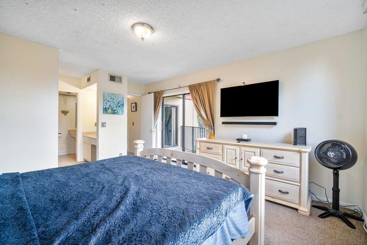 22946 Oxford Place, Unit B Boca Raton, FL 33433 - Photo 19 of 28 019-22946OxfordPlace-BocaRaton-FL-33433-