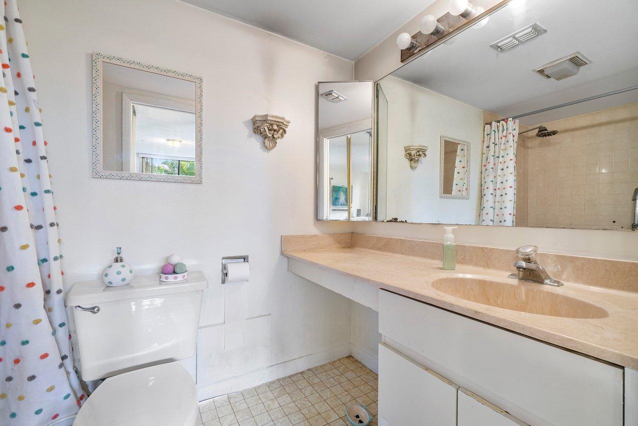 22946 Oxford Place, Unit B Boca Raton, FL 33433 - Photo 22 of 28 022-22946OxfordPlace-BocaRaton-FL-33433-