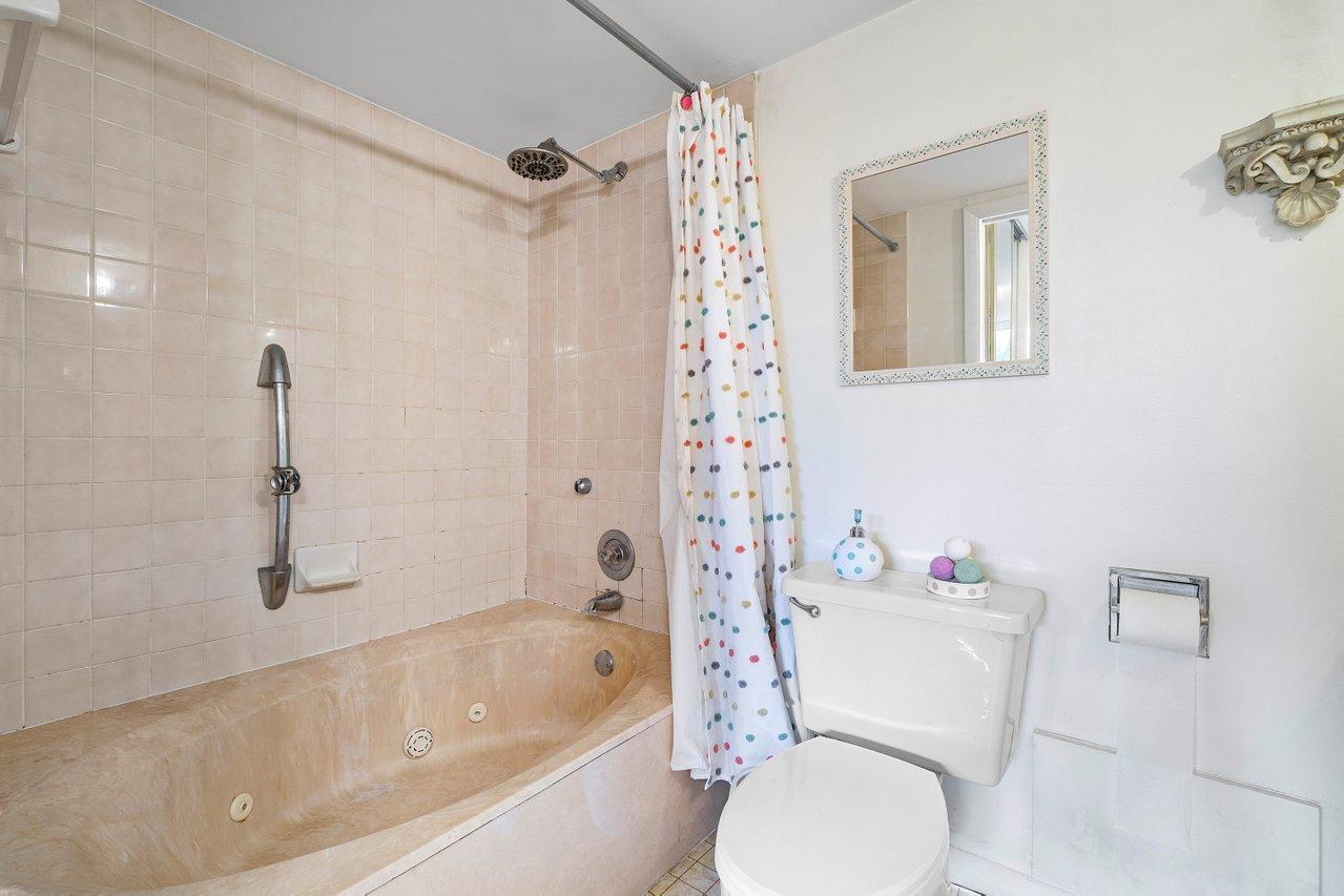 22946 Oxford Place, Unit B Boca Raton, FL 33433 - Photo 23 of 28 023-22946OxfordPlace-BocaRaton-FL-33433-
