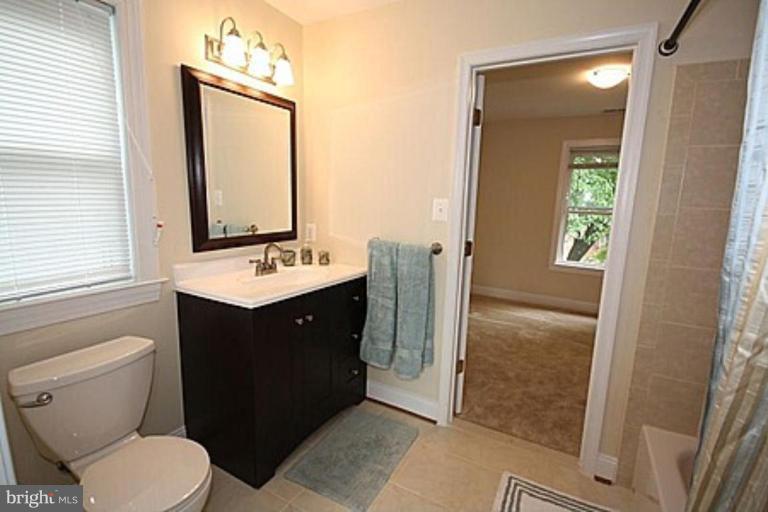 11510 Grandview Avenue Silver Spring, MD 20902 - Photo 21 of 29 Bath #2