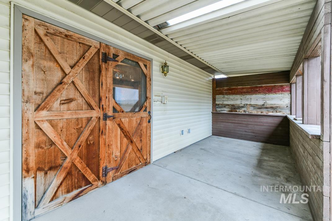 16517 Madison Road Nampa, ID 83687 - Photo 23 of 26 View of stable