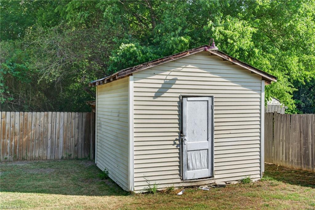1305 East Meadow Road Eden, NC 27288 - Photo 28 of 29