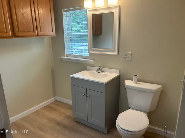 $1,725 | 111 Linda Circle, Ocean Springs, MS 39564