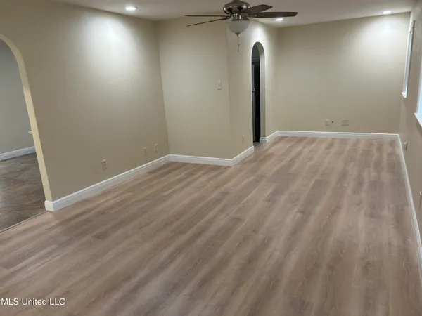 $1,725 | 111 Linda Circle, Ocean Springs, MS 39564