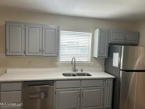 $1,725 | 111 Linda Circle, Ocean Springs, MS 39564