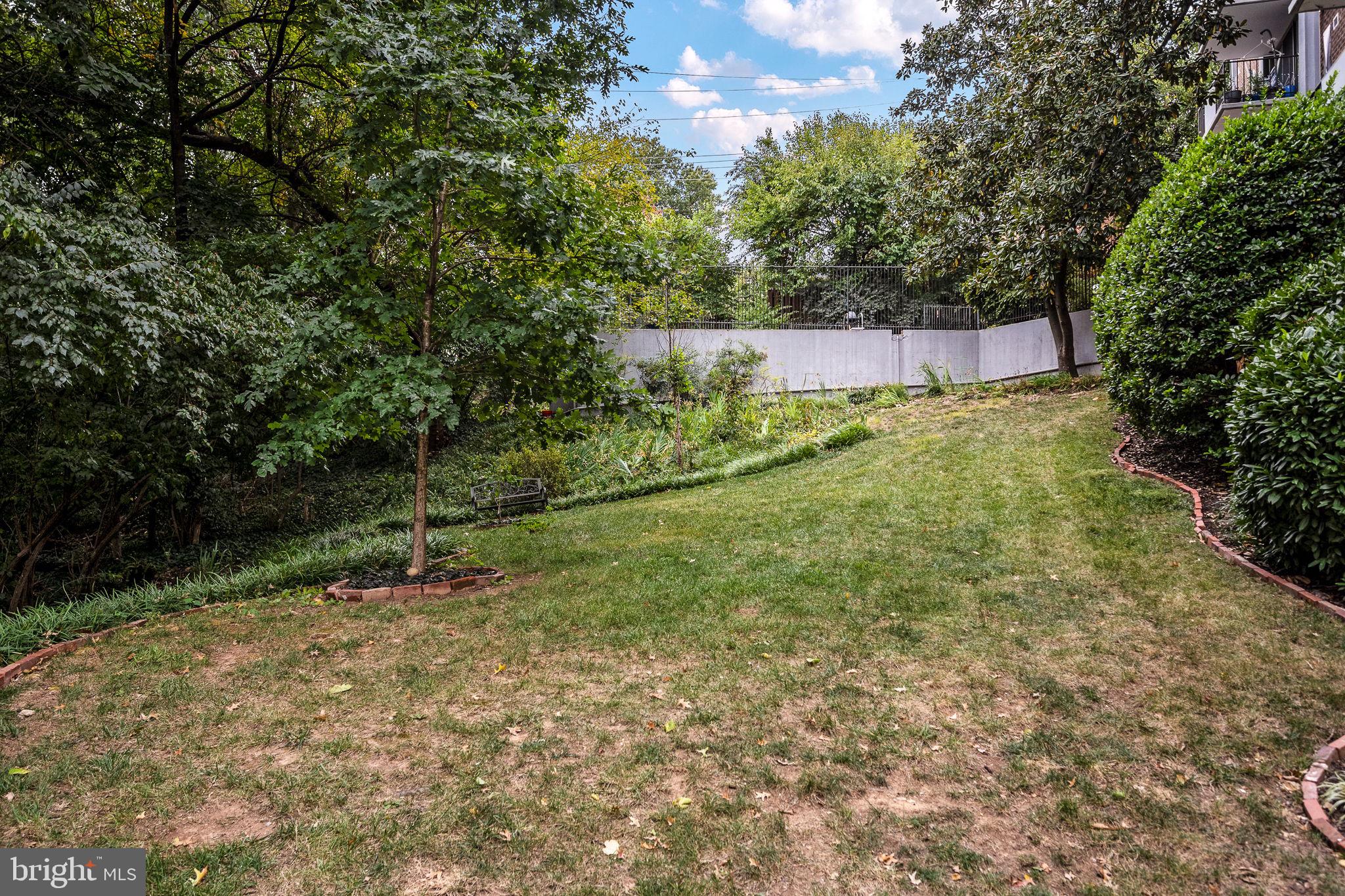 1515 South Arlington Ridge Road, Unit 303 Arlington, VA 22202 - Photo 34 of 34 a view of a backyard