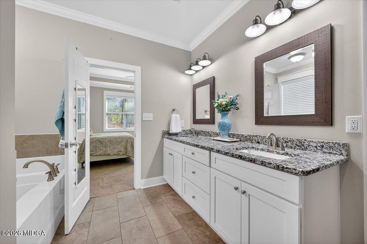 810 Holly Ridge Drive Gray, GA 31032 - Photo 18 of 37 Primary Bathroom