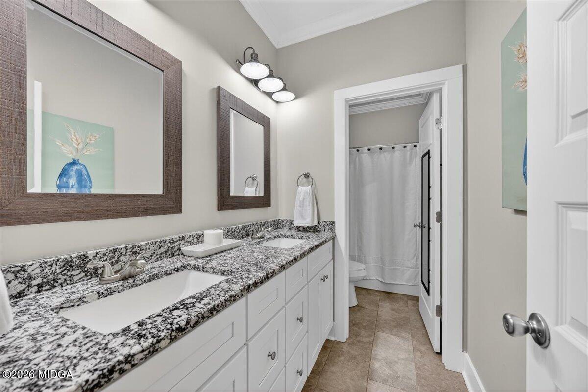 810 Holly Ridge Drive Gray, GA 31032 - Photo 23 of 37 Hall Bathroom