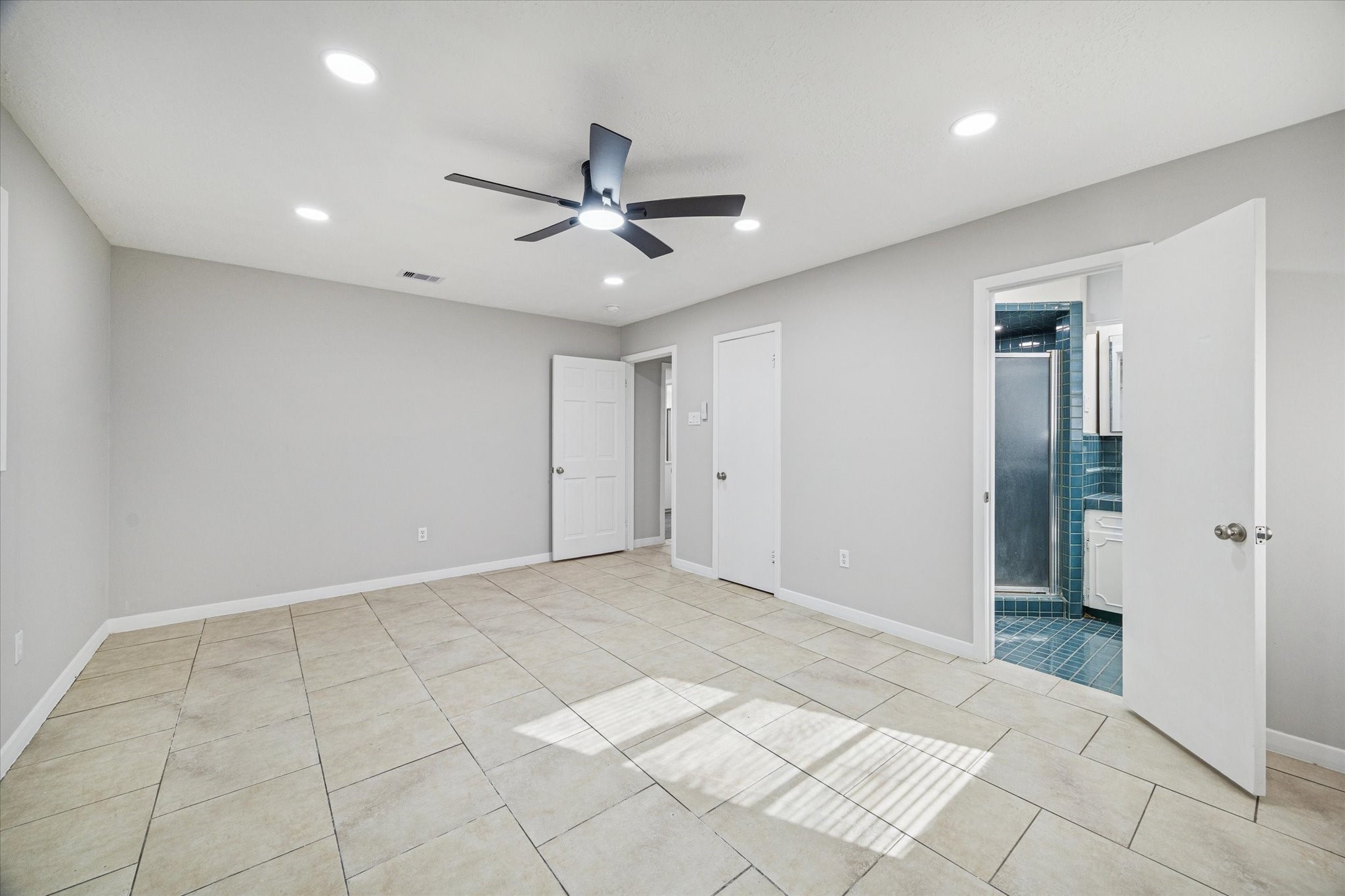 1703 Raintree Drive Baytown, TX 77520 - Photo 10 of 17 a view of an empty room