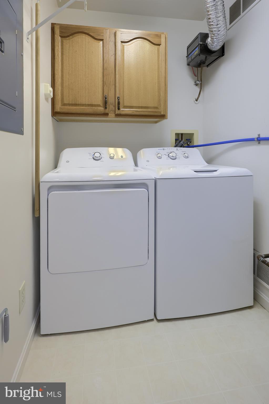 2002 Faversham Way York, PA 17402 - Photo 25 of 37 a utility room with dryer and washer