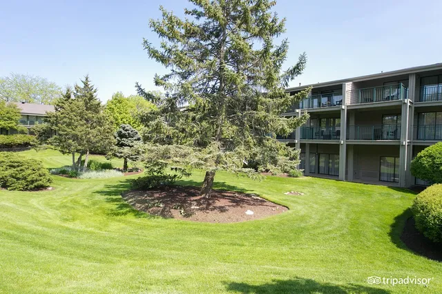 $144,000 | 269 Fontana Boulevard, Unit 2678, Fontana, WI 53125