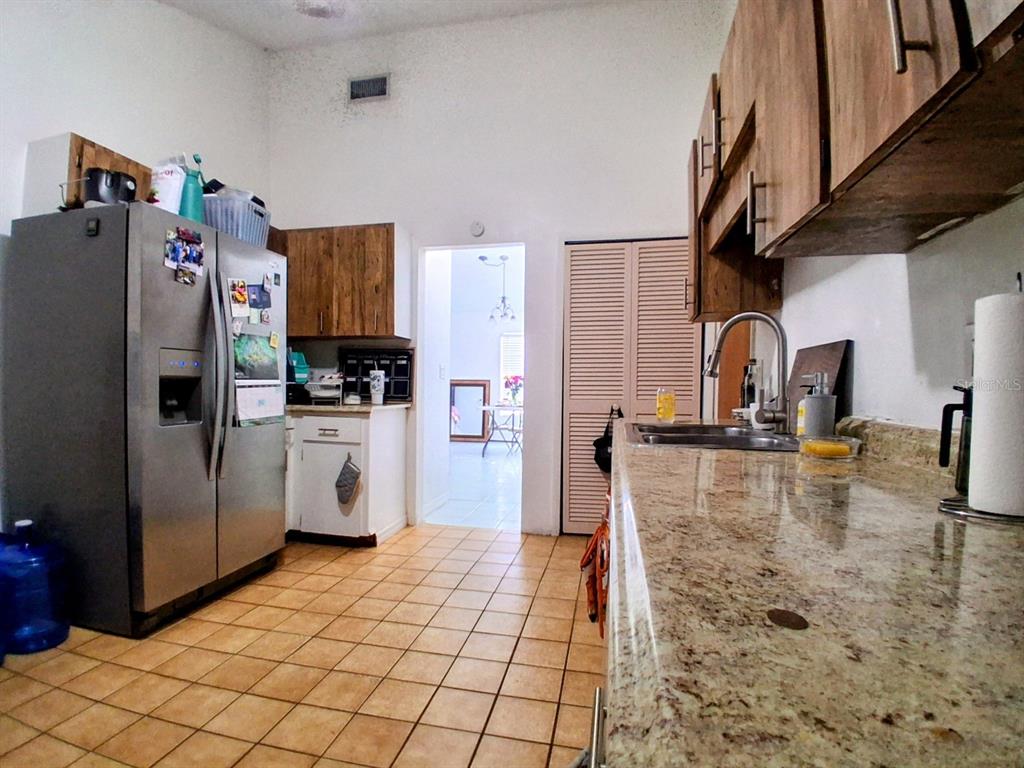 1208 South Taylor Road Seffner, FL 33584 - Photo 17 of 37 Gallery Image 17