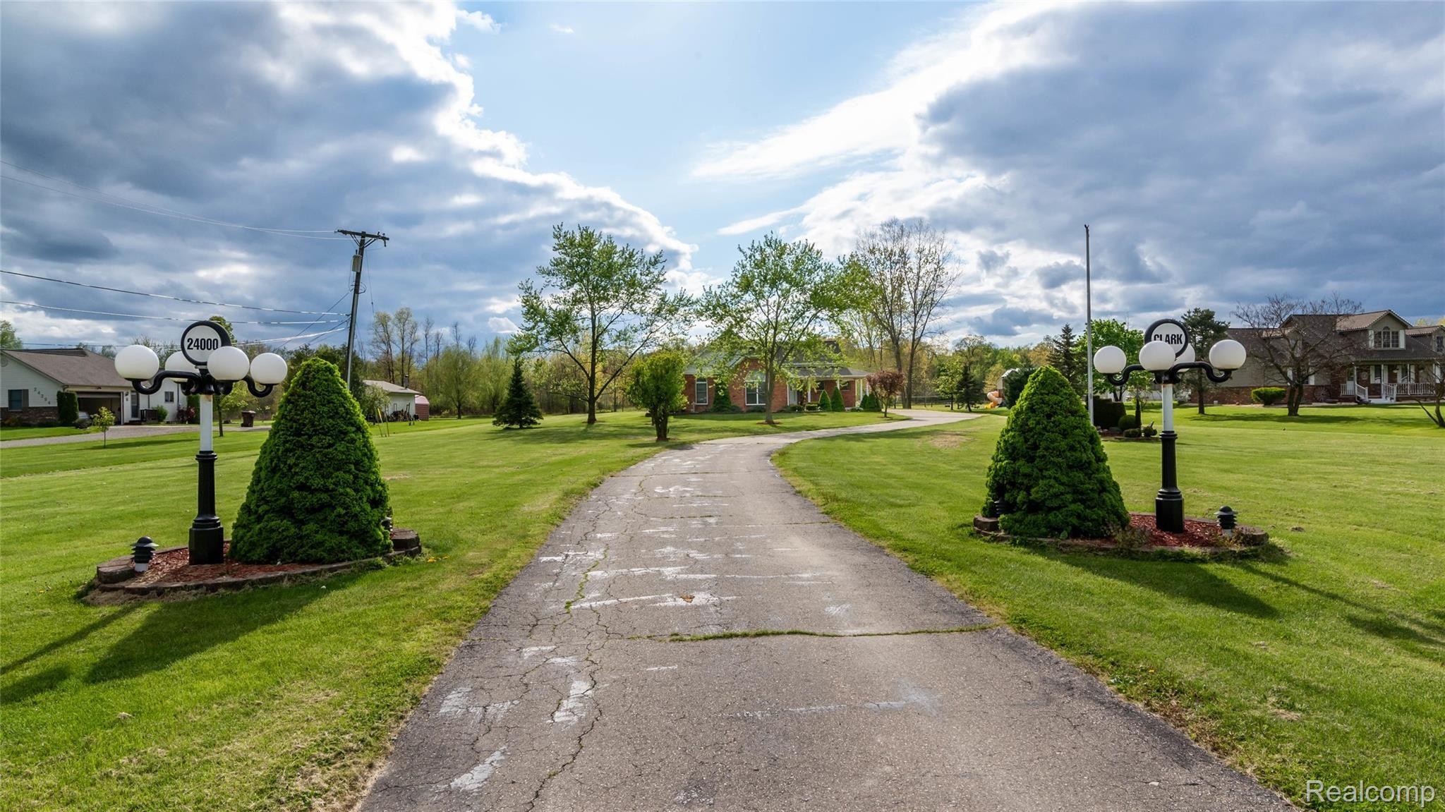 24000 Clark Road Belleville, MI 48111 - Photo 3 of 32 clark1083.jpg