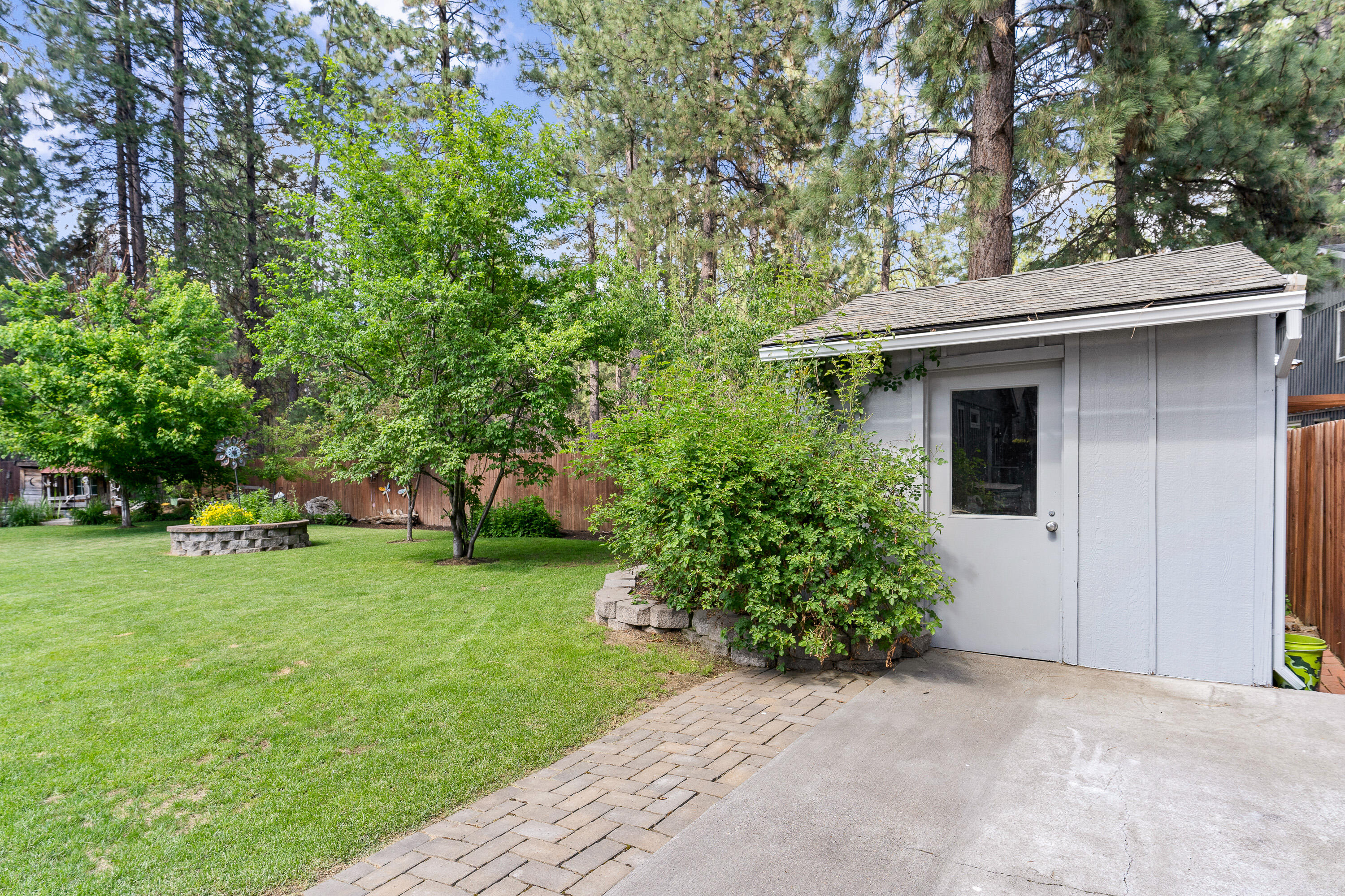 60060 Turquoise Road Bend, OR 97702 - Photo 38 of 58 Shed