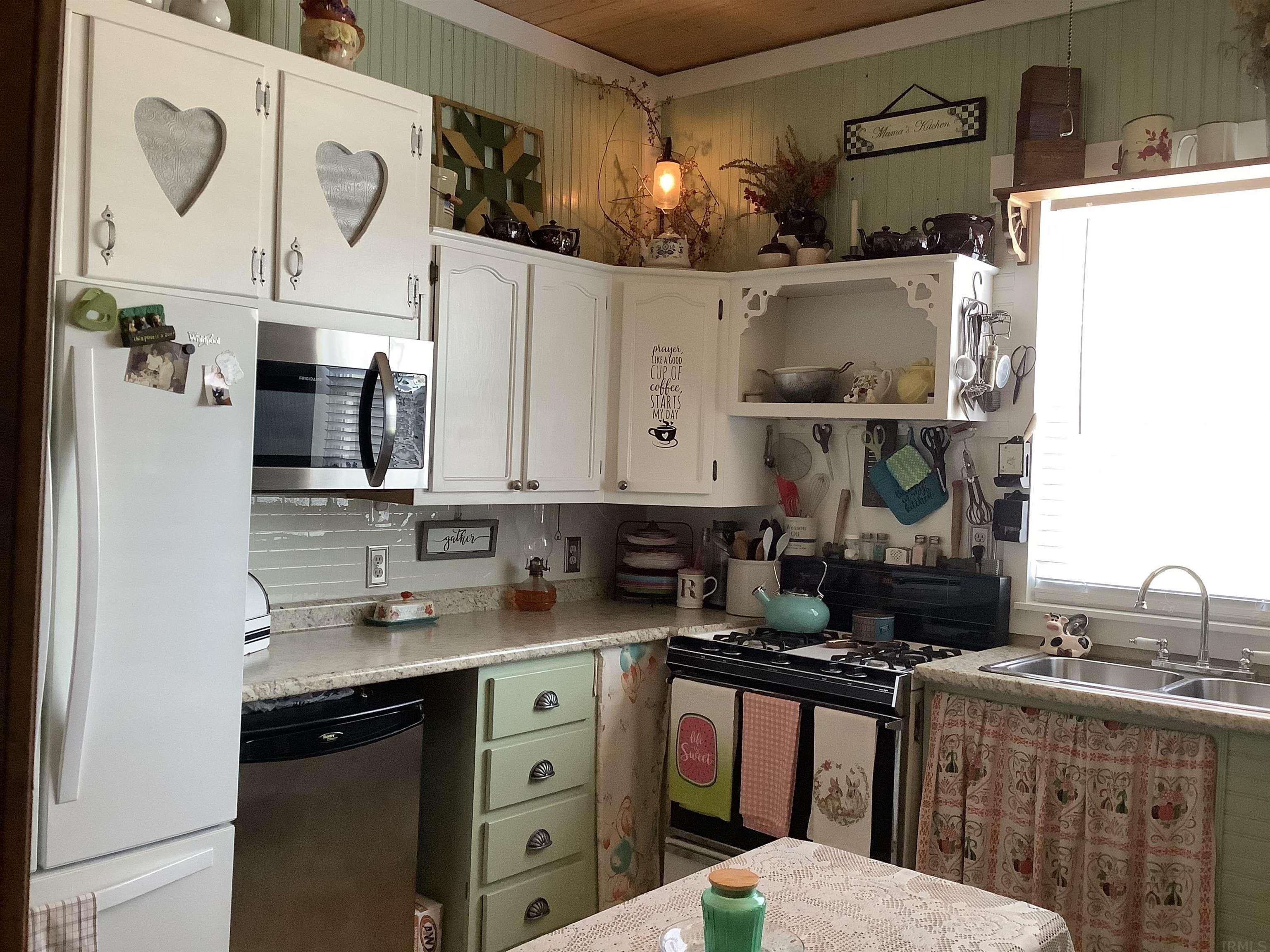 722 Mercer Avenue Decatur, IN 46733 - Photo 6 of 17