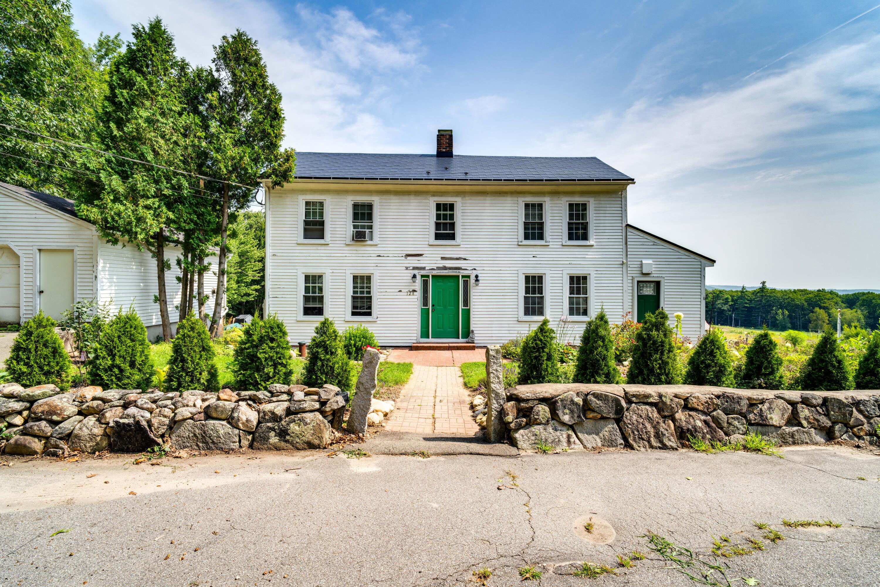 128 Governors Road Farmington, NH 03835 - Photo 1 of 42 DSC01041.enfuselight111