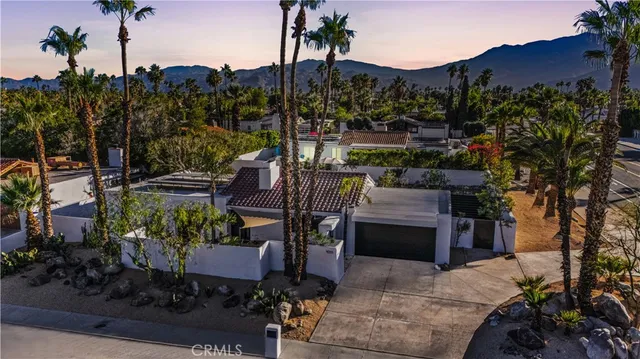 $1,128,000 | 1033 East Via Escuela, Palm Springs, CA 92262