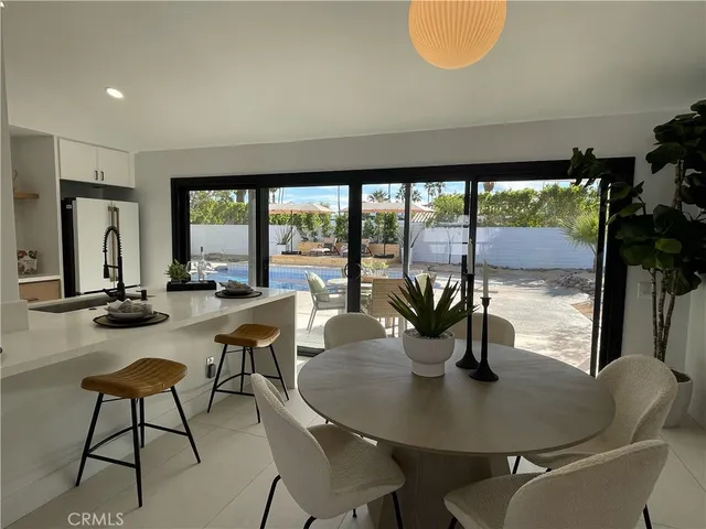 $1,128,000 | 1033 East Via Escuela, Palm Springs, CA 92262
