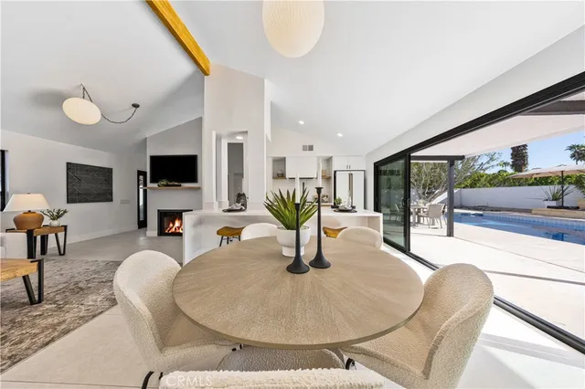 $1,128,000 | 1033 East Via Escuela, Palm Springs, CA 92262