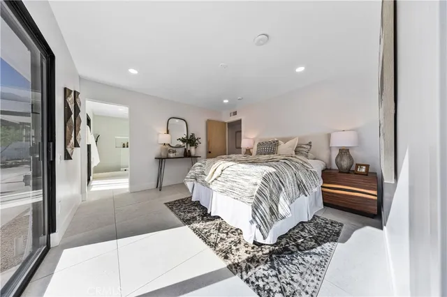 $1,128,000 | 1033 East Via Escuela, Palm Springs, CA 92262