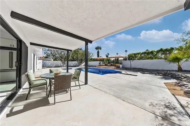 $1,128,000 | 1033 East Via Escuela, Palm Springs, CA 92262