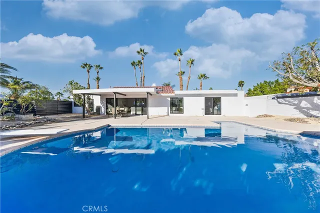 $1,128,000 | 1033 East Via Escuela, Palm Springs, CA 92262