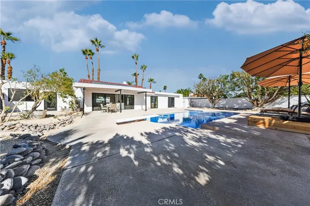 $1,128,000 | 1033 East Via Escuela, Palm Springs, CA 92262
