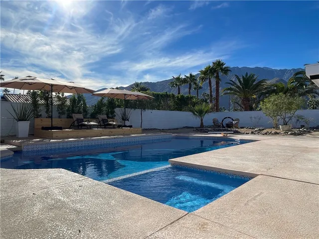 $1,128,000 | 1033 East Via Escuela, Palm Springs, CA 92262