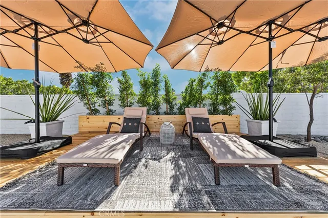 $1,128,000 | 1033 East Via Escuela, Palm Springs, CA 92262