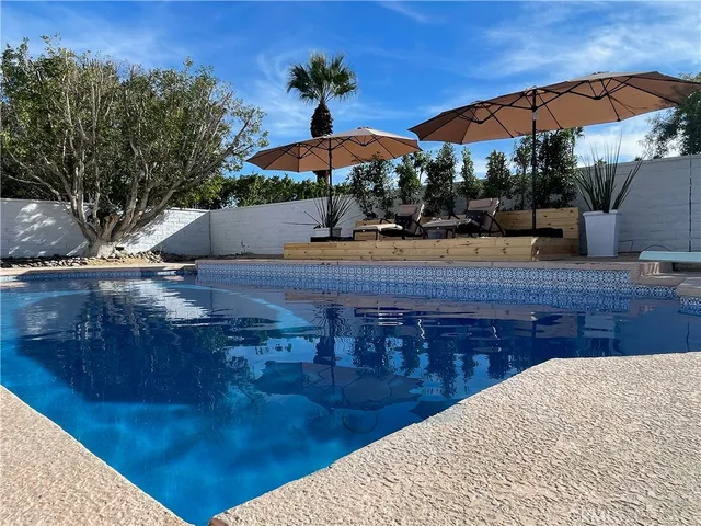 $1,128,000 | 1033 East Via Escuela, Palm Springs, CA 92262