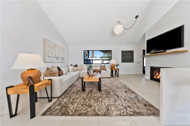 $1,128,000 | 1033 East Via Escuela, Palm Springs, CA 92262