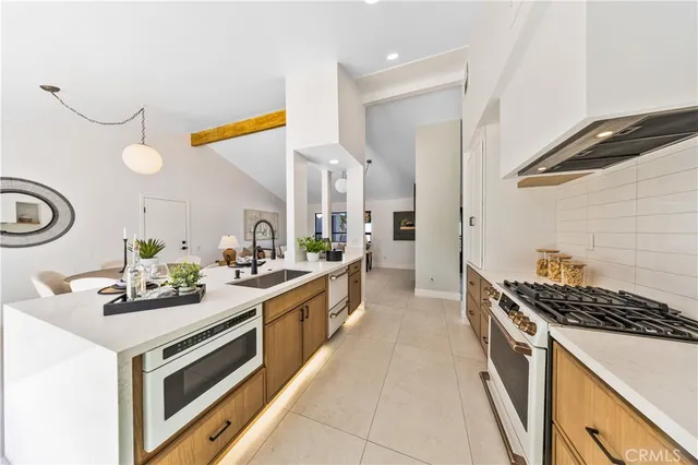 $1,128,000 | 1033 East Via Escuela, Palm Springs, CA 92262