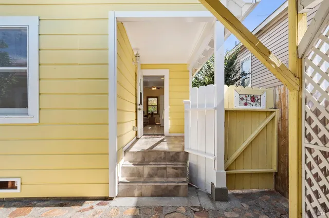 $699,000 | 2065 Yajome Street, Napa, CA 94559