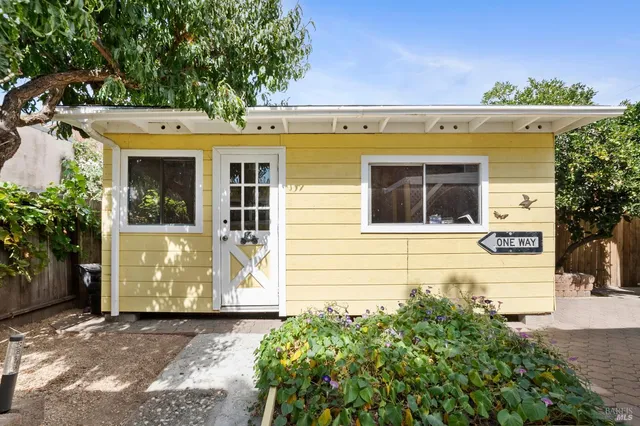 $699,000 | 2065 Yajome Street, Napa, CA 94559