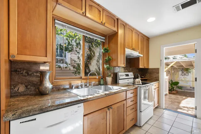 $699,000 | 2065 Yajome Street, Napa, CA 94559