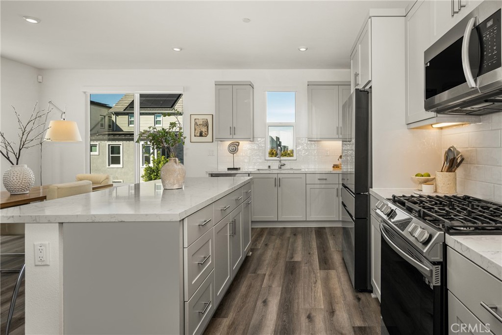 201 Lynx Irvine, CA 92618 - Photo 25 of 54