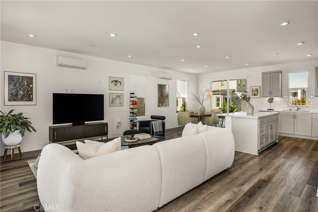 201 Lynx Irvine, CA 92618 - Photo 10 of 54