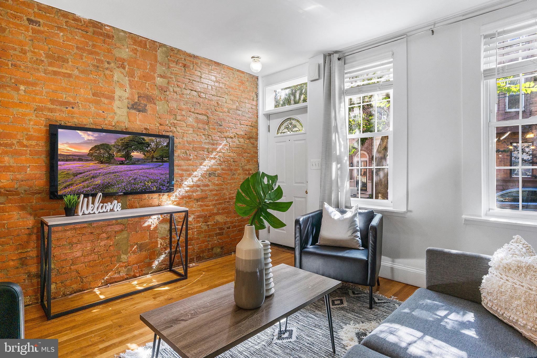 523 Queen Street Philadelphia, PA 19147 - Photo 2 of 27