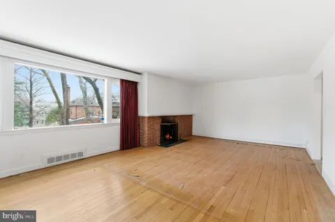 $1,050,000 | 7408 Wyndale Lane, Chevy Chase, MD 20815