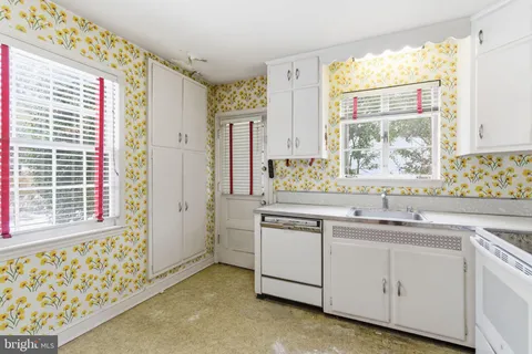 $1,050,000 | 7408 Wyndale Lane, Chevy Chase, MD 20815