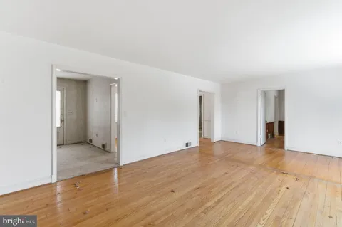 $1,050,000 | 7408 Wyndale Lane, Chevy Chase, MD 20815