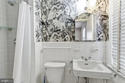 $1,050,000 | 7408 Wyndale Lane, Chevy Chase, MD 20815