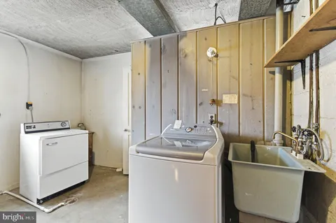 $1,050,000 | 7408 Wyndale Lane, Chevy Chase, MD 20815