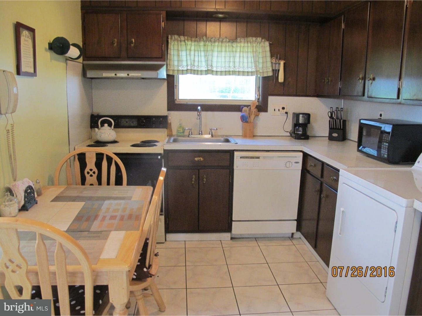 9858 Verree Road Philadelphia, PA 19115 - Photo 3 of 15