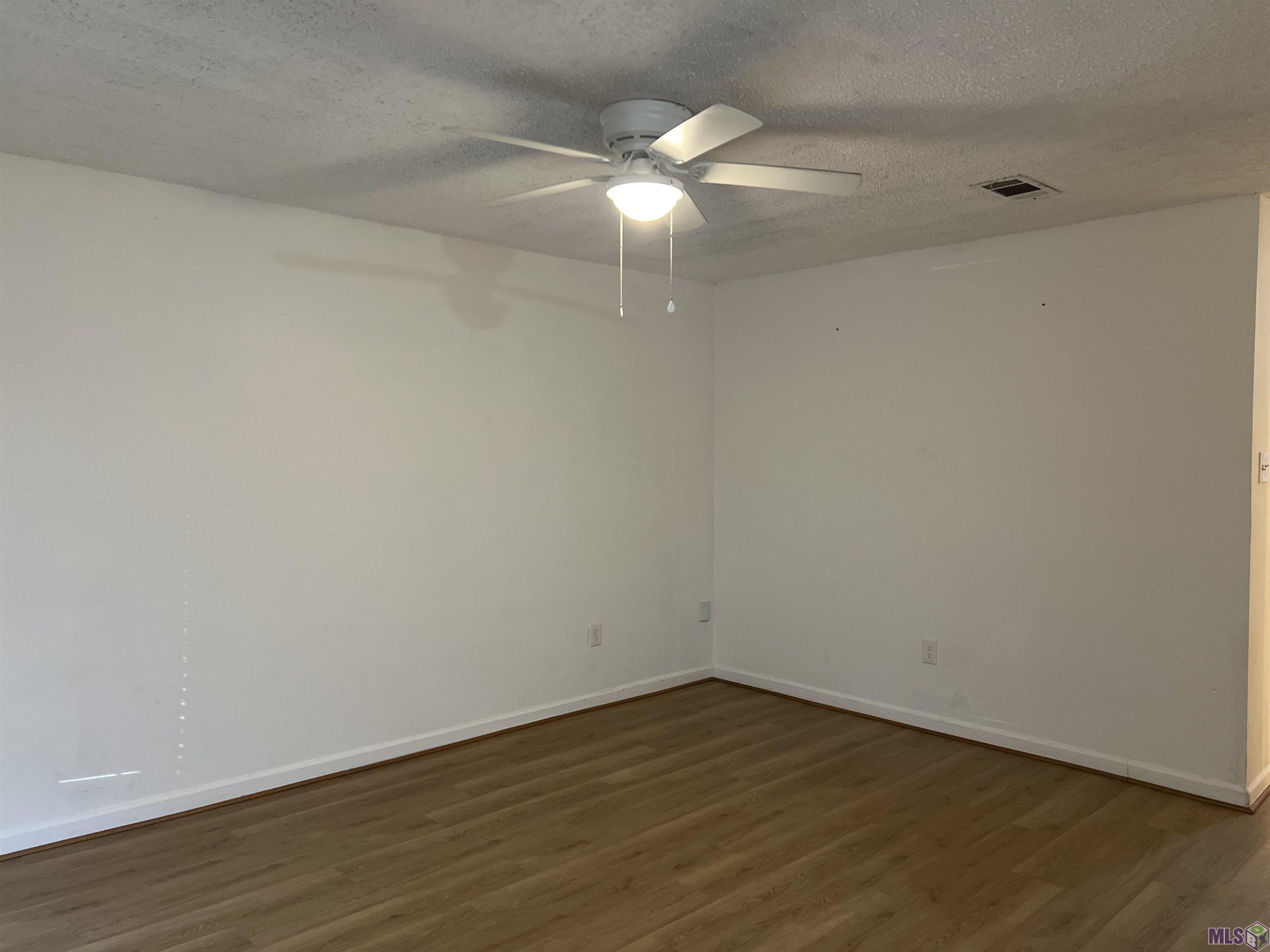 8739 Aubin Road Denham Springs, LA 70726 - Photo 3 of 9 Living room